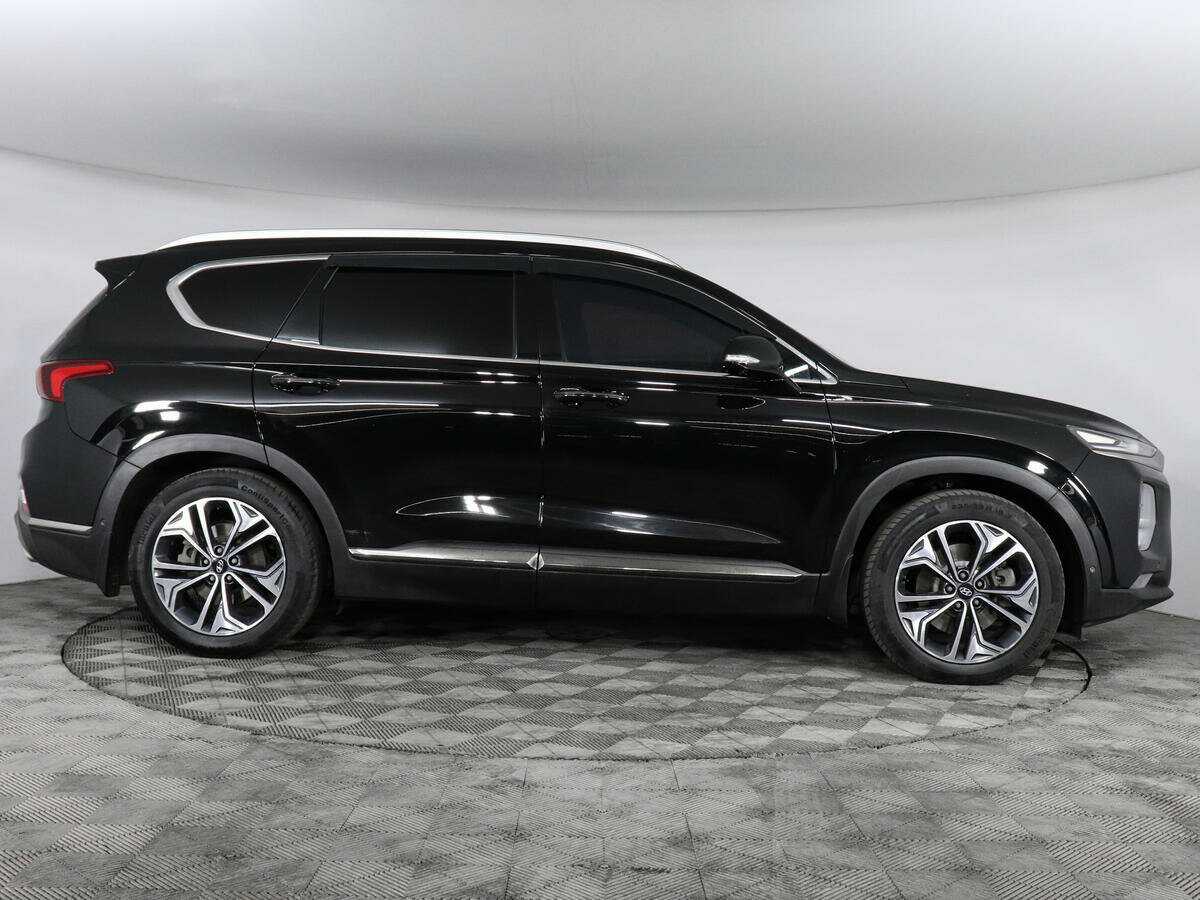Hyundai Santa Fe 2018 года с пробегом. Фото: #3