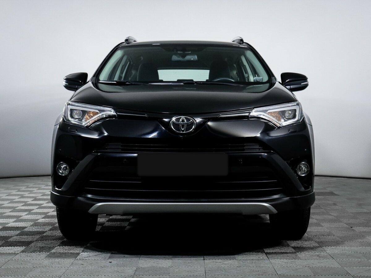 Toyota RAV4 2018 года с пробегом. Фото: #1