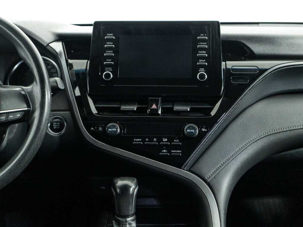 Toyota Camry 2021 года с пробегом. Фото: #13