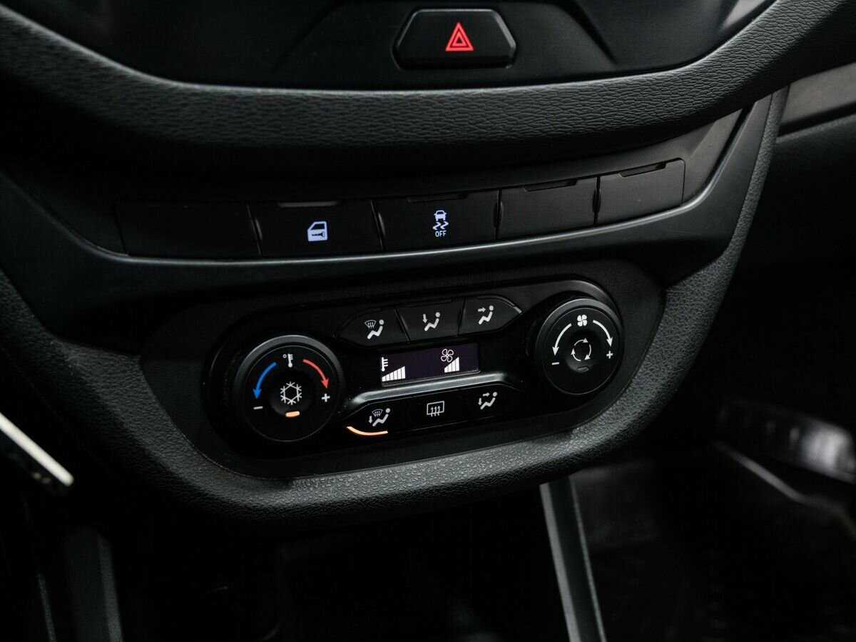 Lada (ВАЗ) Vesta 2019 года с пробегом. Фото: #18