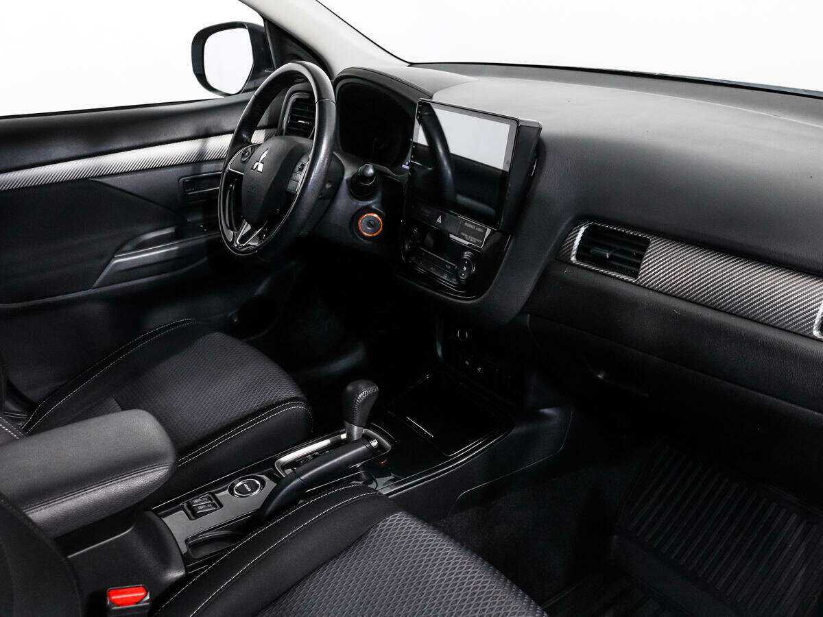 Mitsubishi Outlander 2018 года с пробегом. Фото: #11