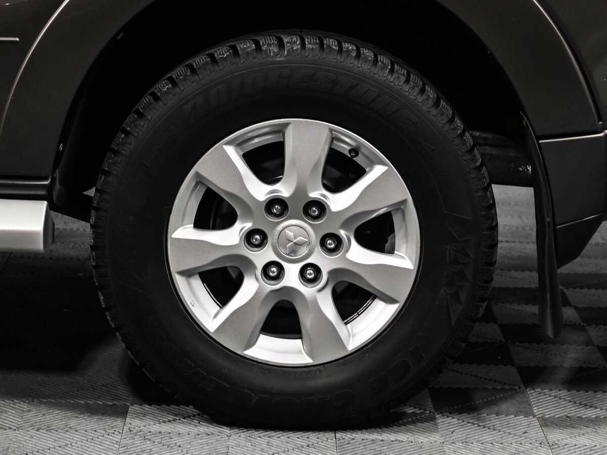 Mitsubishi Pajero 2015 года с пробегом. Фото: #16