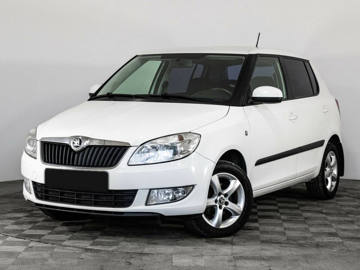 Skoda Fabia 2013 года с пробегом. Посмотреть фото