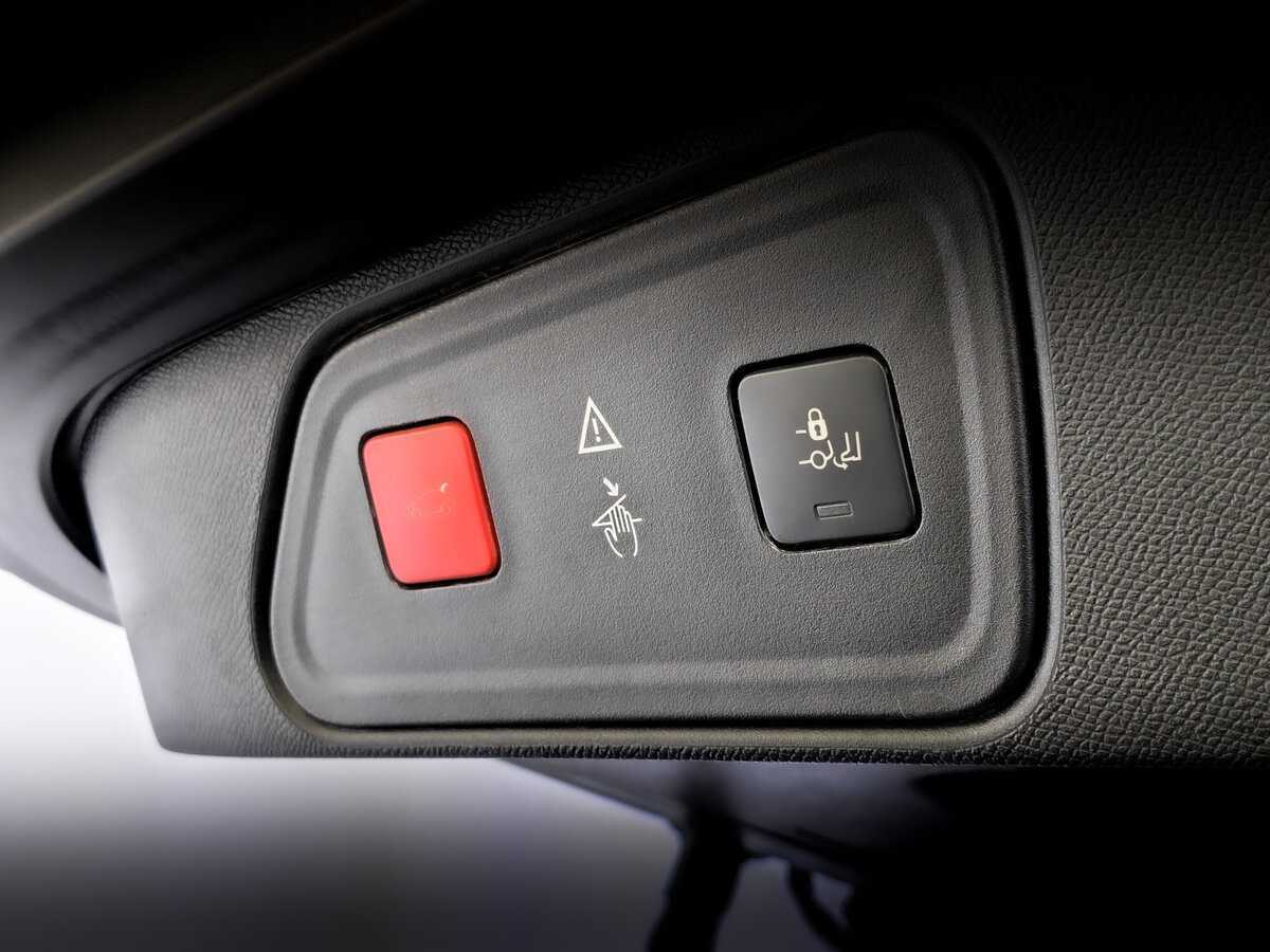 Peugeot 3008 2018 года с пробегом. Фото: #20