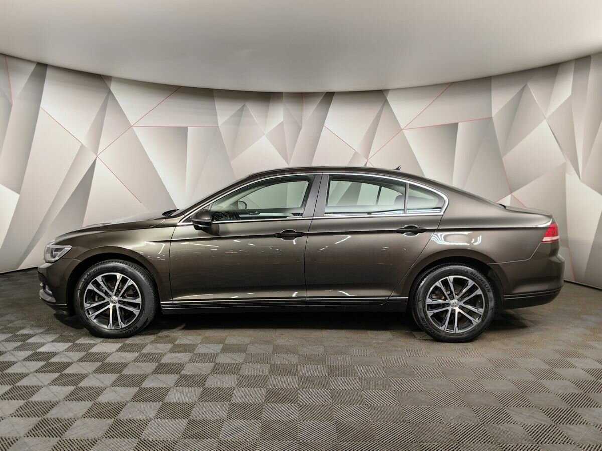 Volkswagen Passat 2017 года с пробегом. Фото: #4
