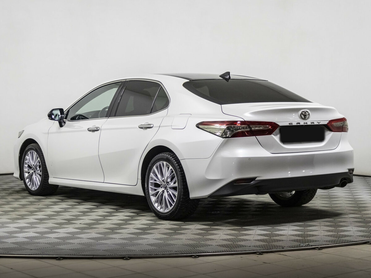 Toyota Camry 2019 года с пробегом. Фото: #6