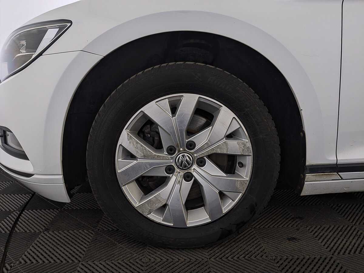 Volkswagen Passat 2017 года с пробегом. Фото: #11