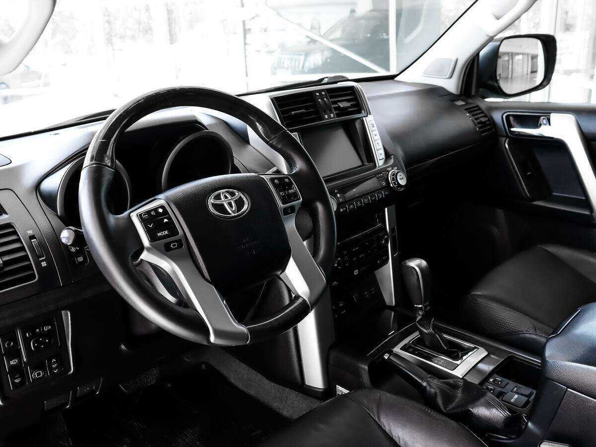 Toyota Land Cruiser Prado 2012 года с пробегом. Фото: #8
