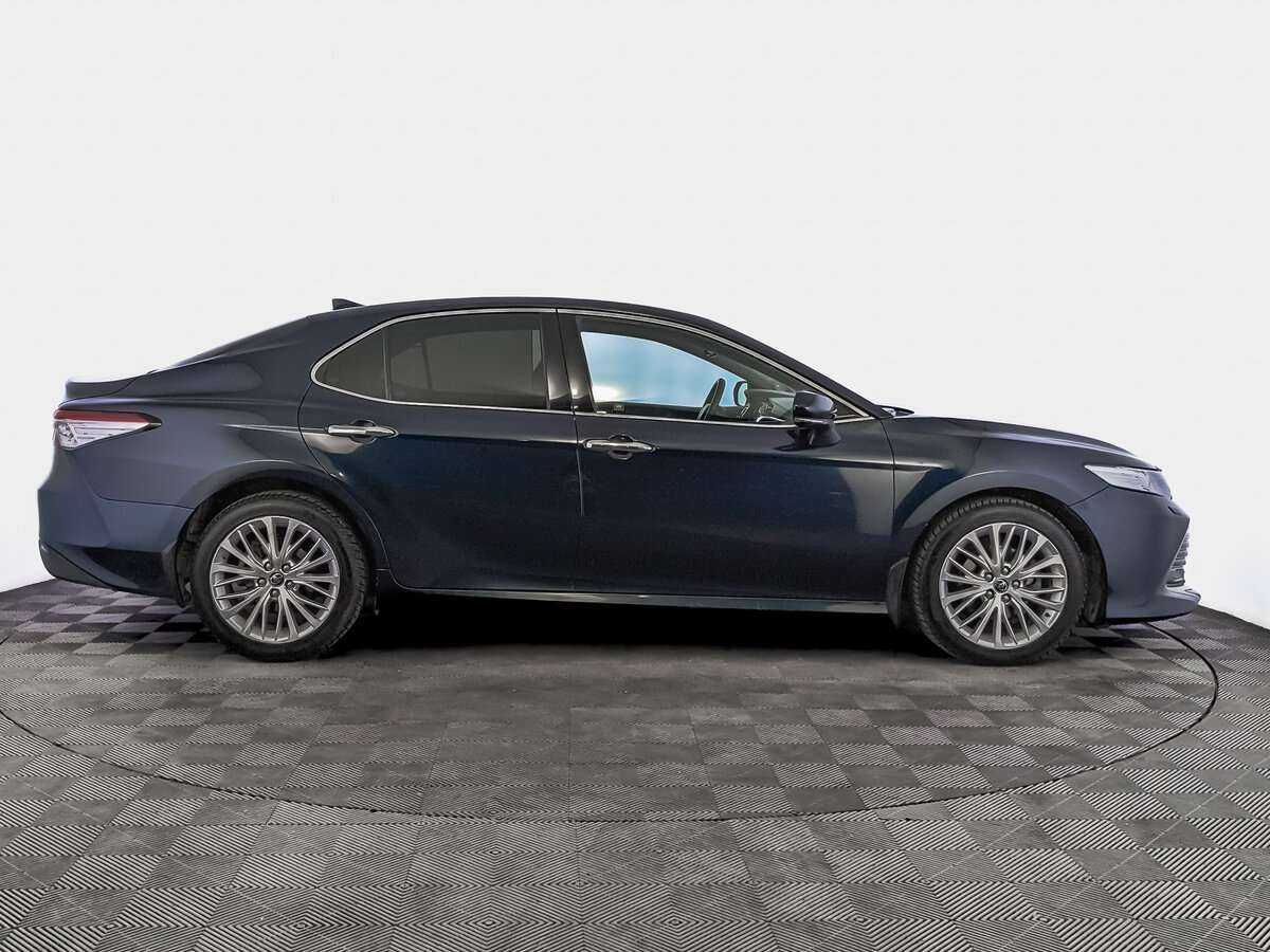 Toyota Camry 2018 года с пробегом. Фото: #3