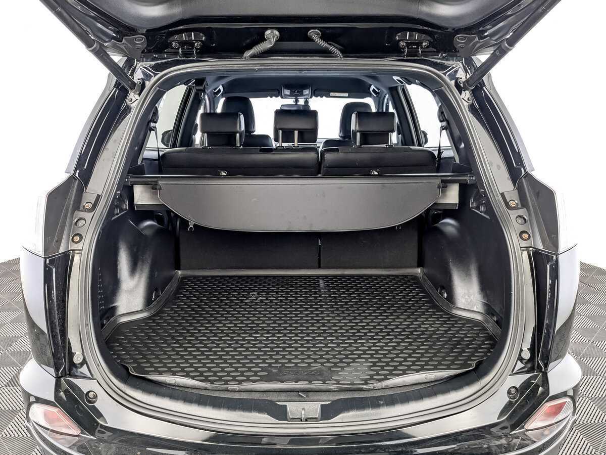 Toyota RAV4 2017 года с пробегом. Фото: #9