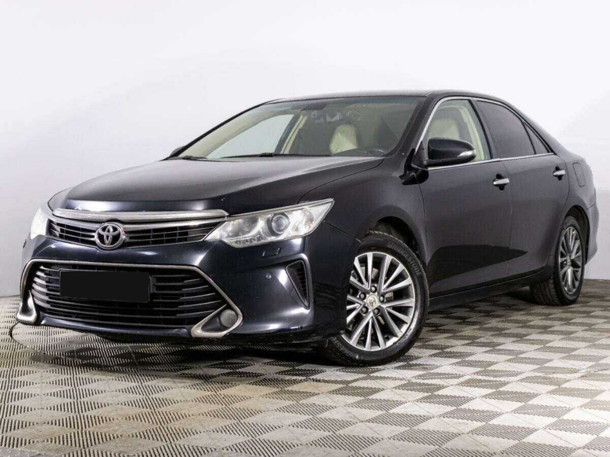 Toyota Camry 2017 года с пробегом. Посмотреть фото