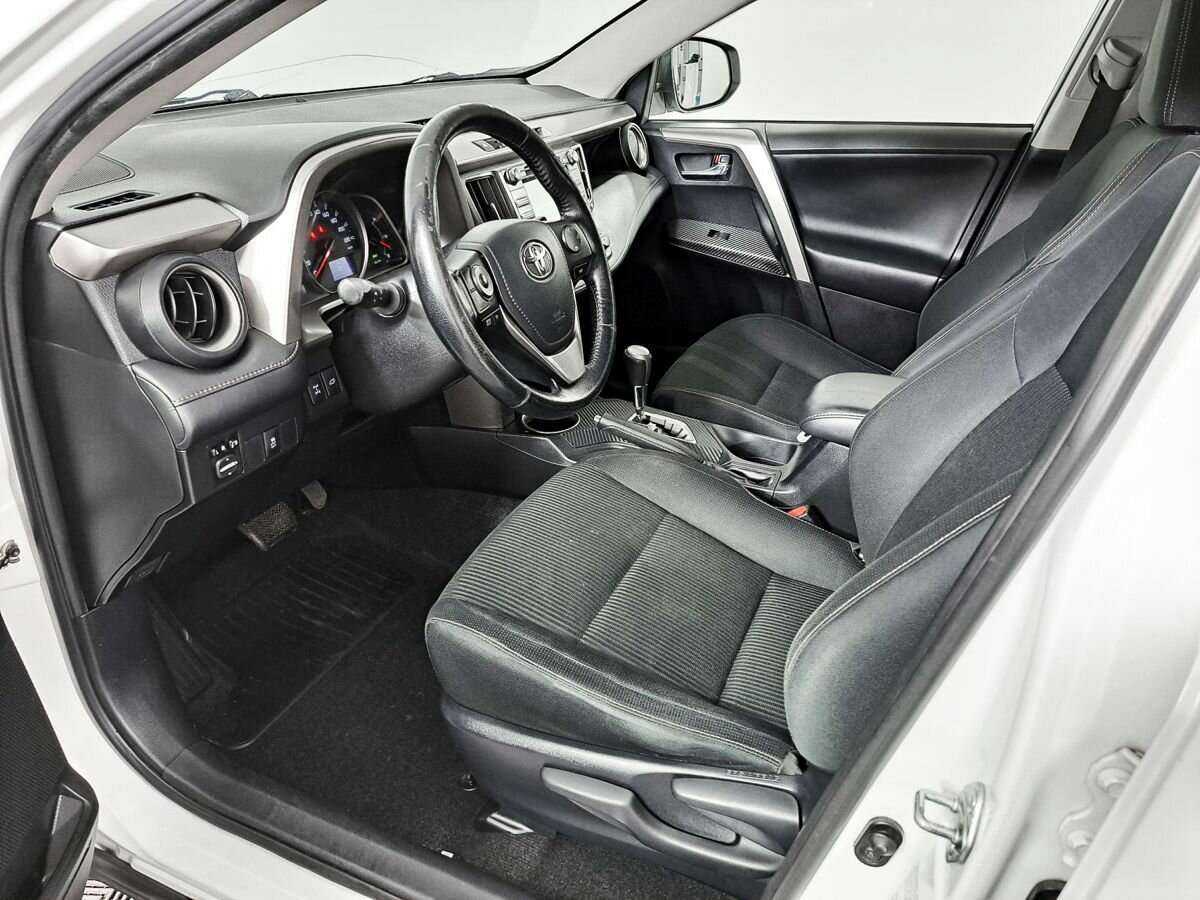 Toyota RAV4 2015 года с пробегом. Фото: #11