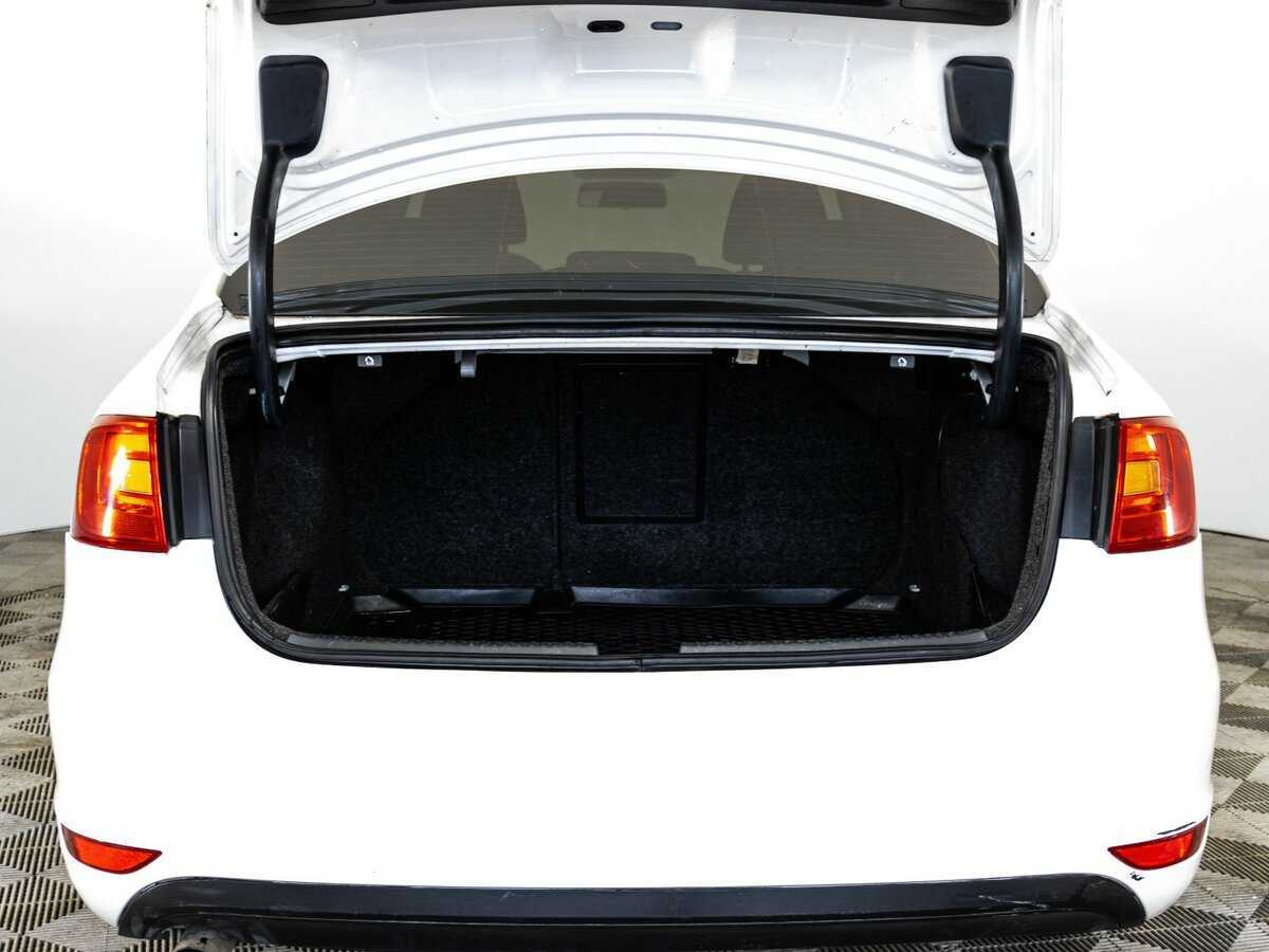 Volkswagen Jetta 2012 года с пробегом. Фото: #14