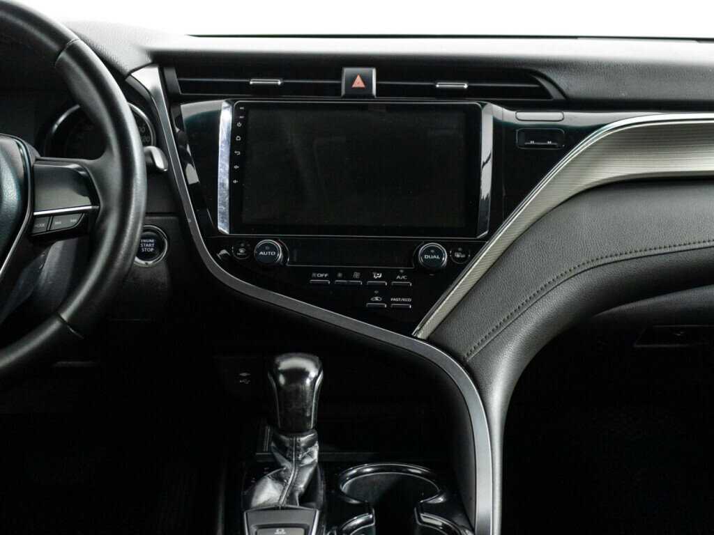 Toyota Camry 2018 года с пробегом. Фото: #13