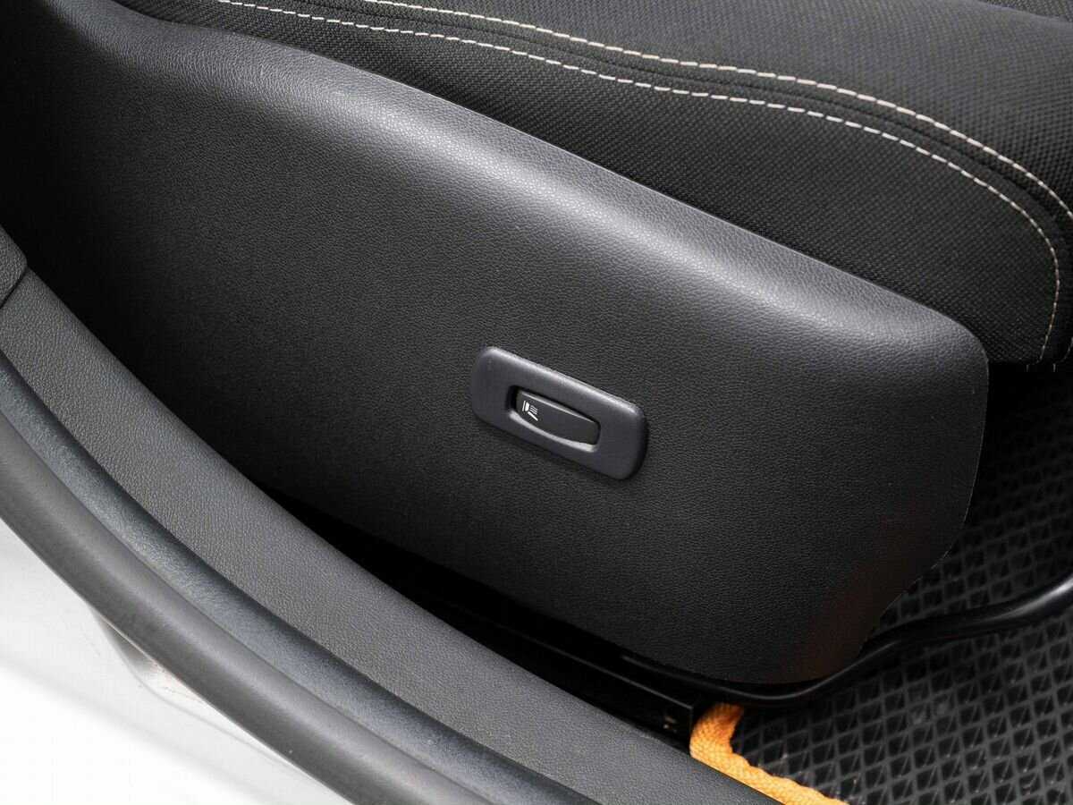 Renault Fluence 2013 года с пробегом. Фото: #13