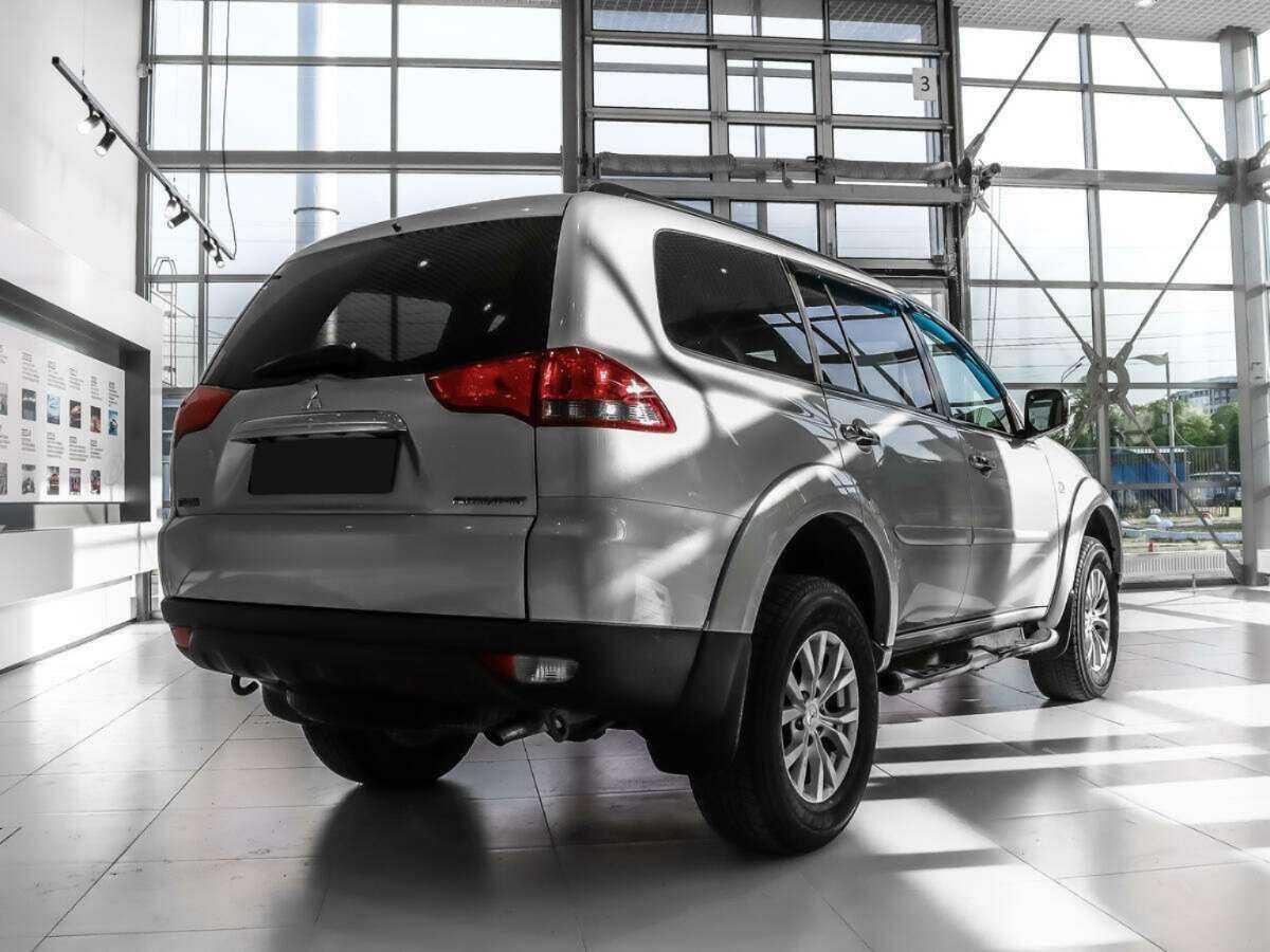 Mitsubishi Pajero Sport 2015 года с пробегом. Фото: #3