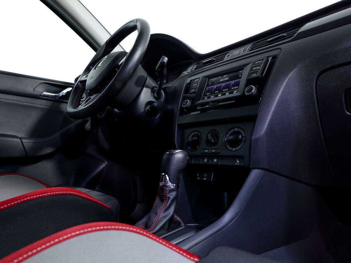 Skoda Rapid 2015 года с пробегом. Фото: #19