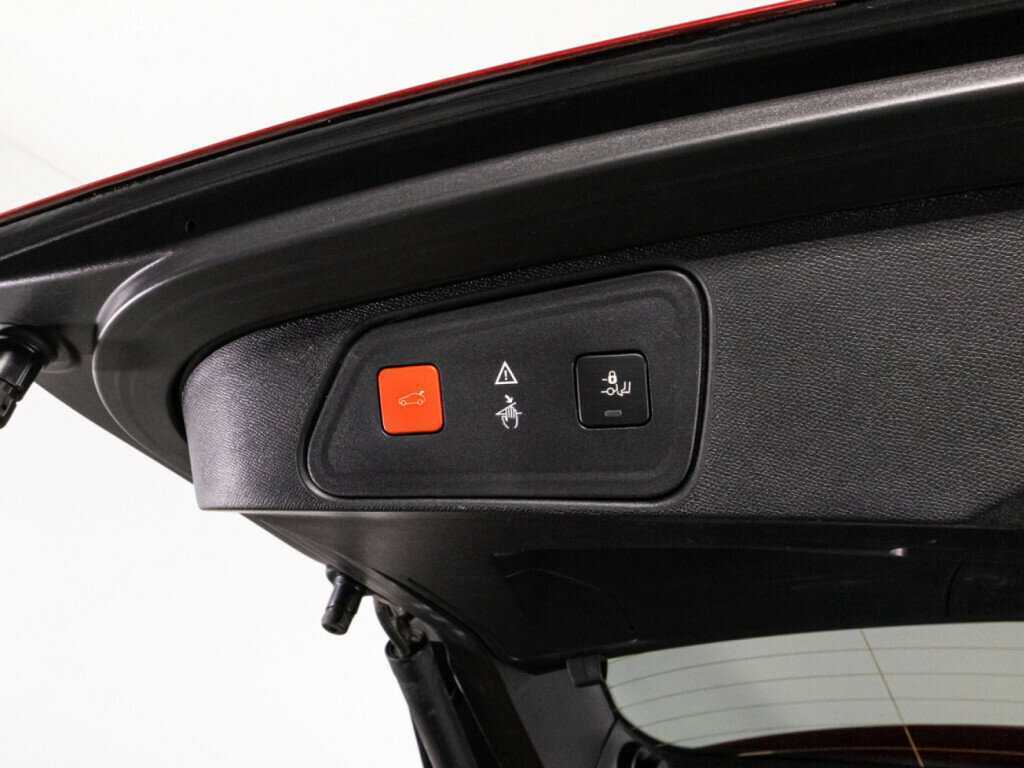 Peugeot 3008 2019 года с пробегом. Фото: #14