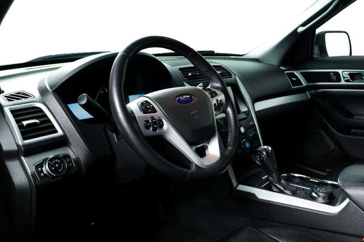 Ford Explorer 2015 года с пробегом. Фото: #12