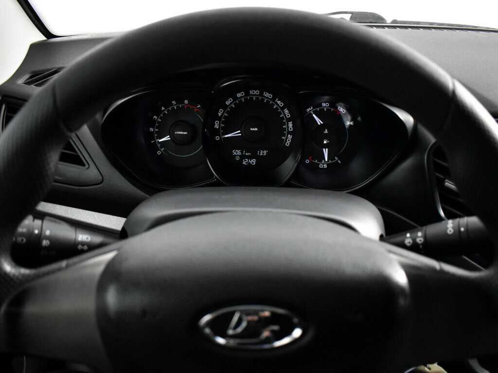 Lada (ВАЗ) Vesta 2017 года с пробегом. Фото: #17