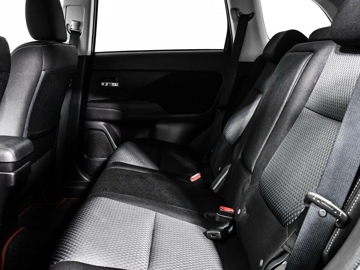 Mitsubishi Outlander 2018 года с пробегом. Фото: #9