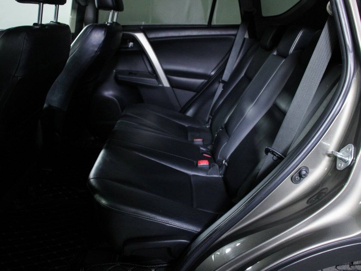 Toyota RAV4 2013 года с пробегом. Фото: #9