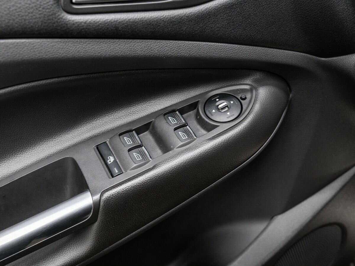 Ford Kuga 2015 года с пробегом. Фото: #15