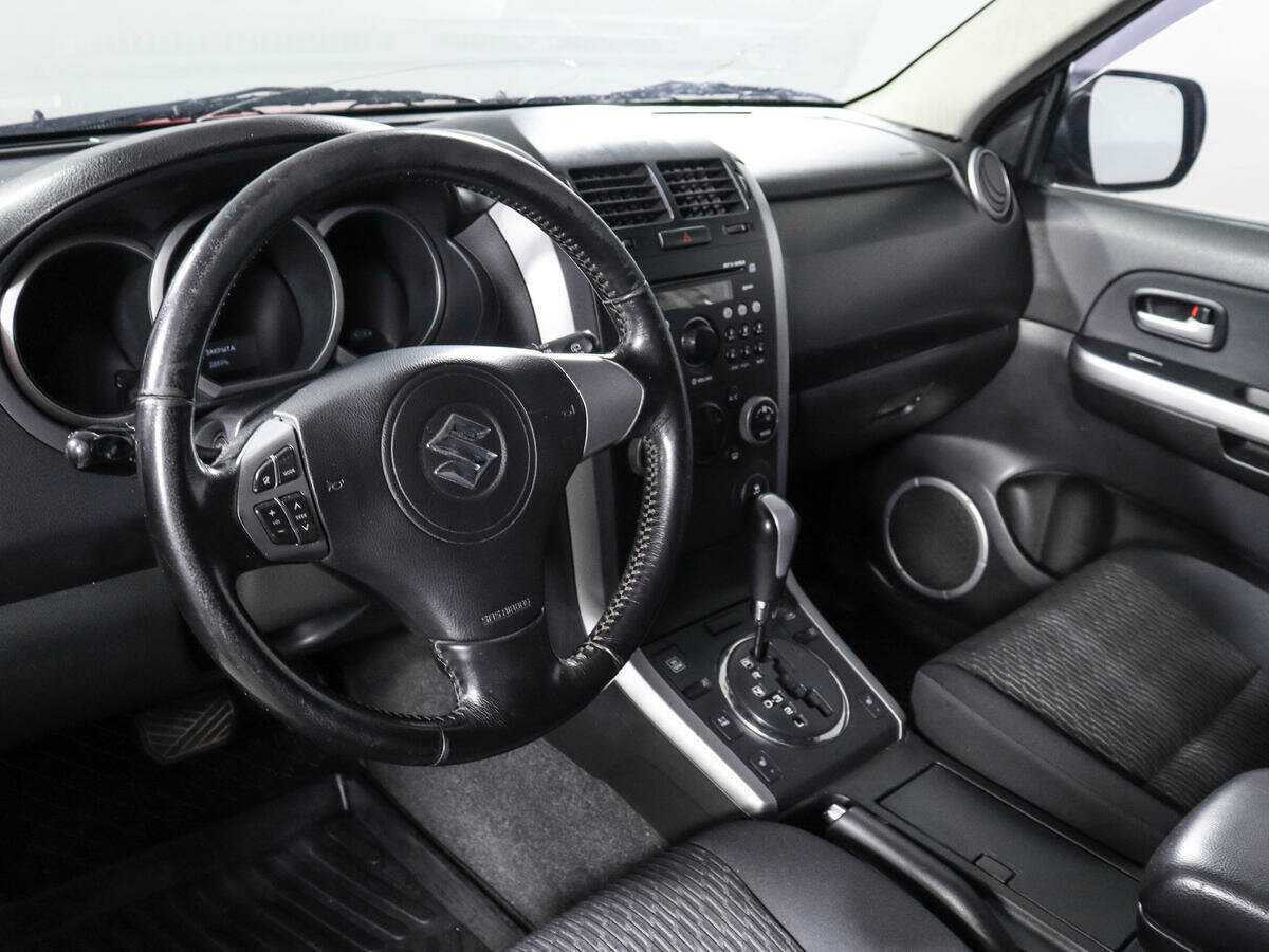 Suzuki Grand Vitara 2012 года с пробегом. Фото: #12