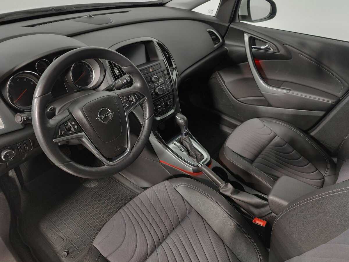 Opel Astra 2014 года с пробегом. Фото: #8