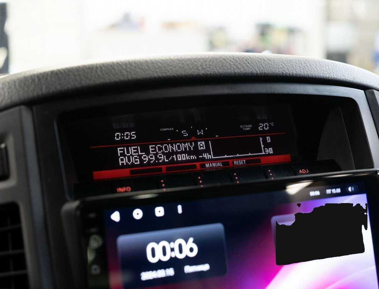 Mitsubishi Pajero 2012 года с пробегом. Фото: #12