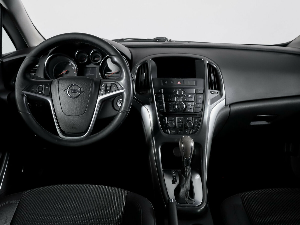 Opel Astra 2012 года с пробегом. Фото: #9