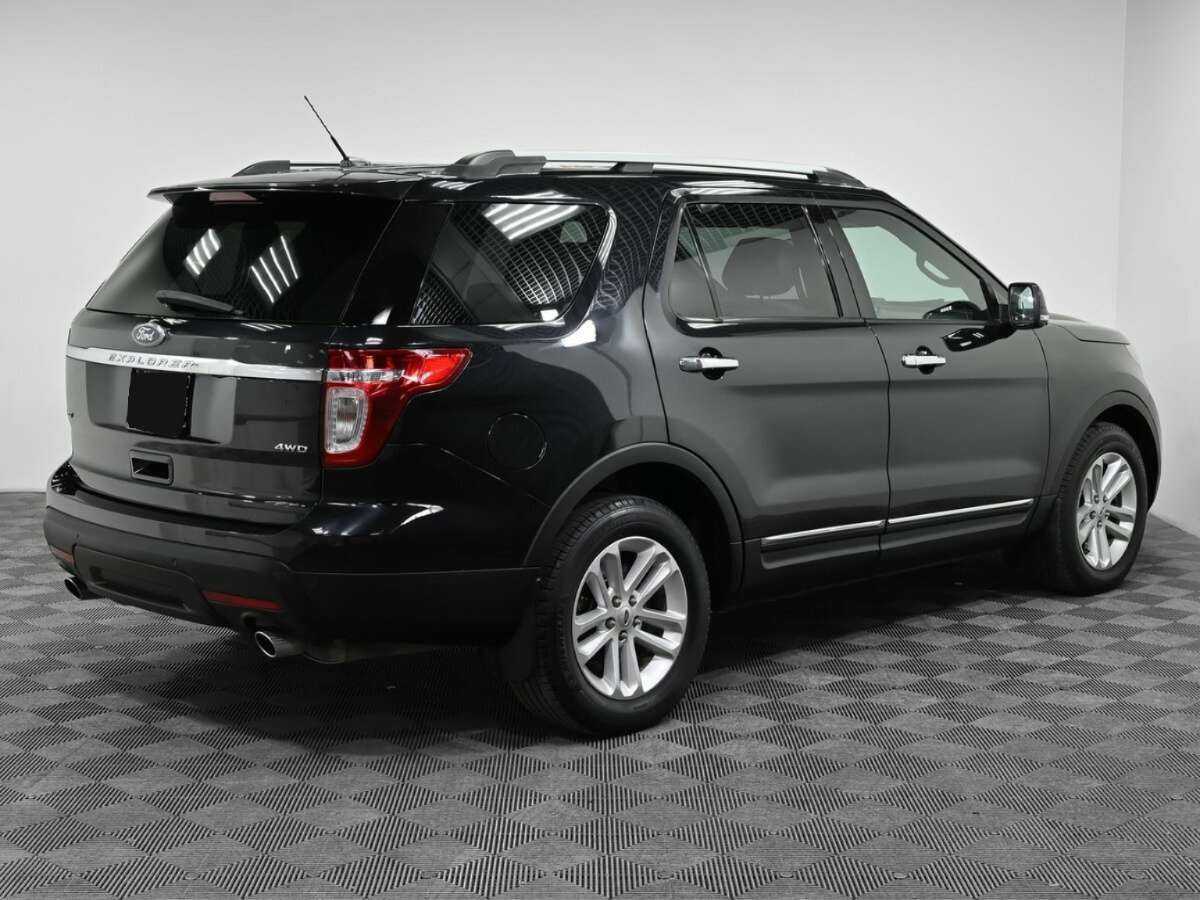 Ford Explorer 2014 года с пробегом. Фото: #1