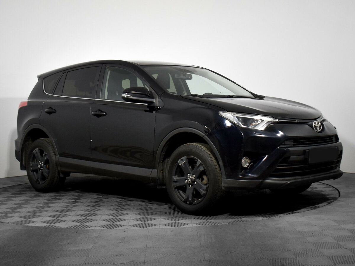 Toyota RAV4 2018 года с пробегом. Фото: #2