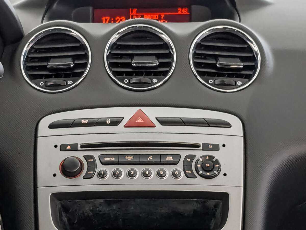 Peugeot 408 2013 года с пробегом. Фото: #16