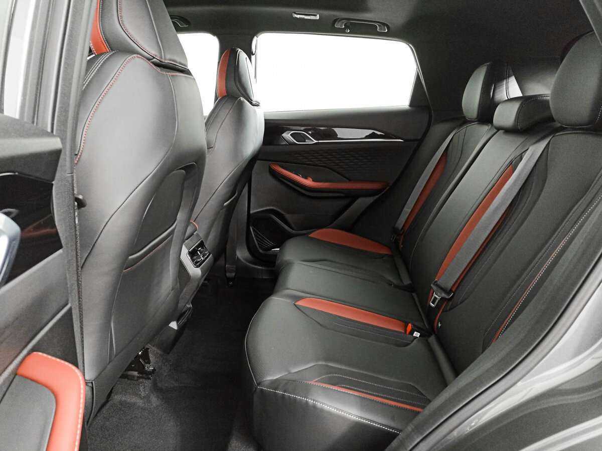 Geely Coolray 2023 года с пробегом. Фото: #9