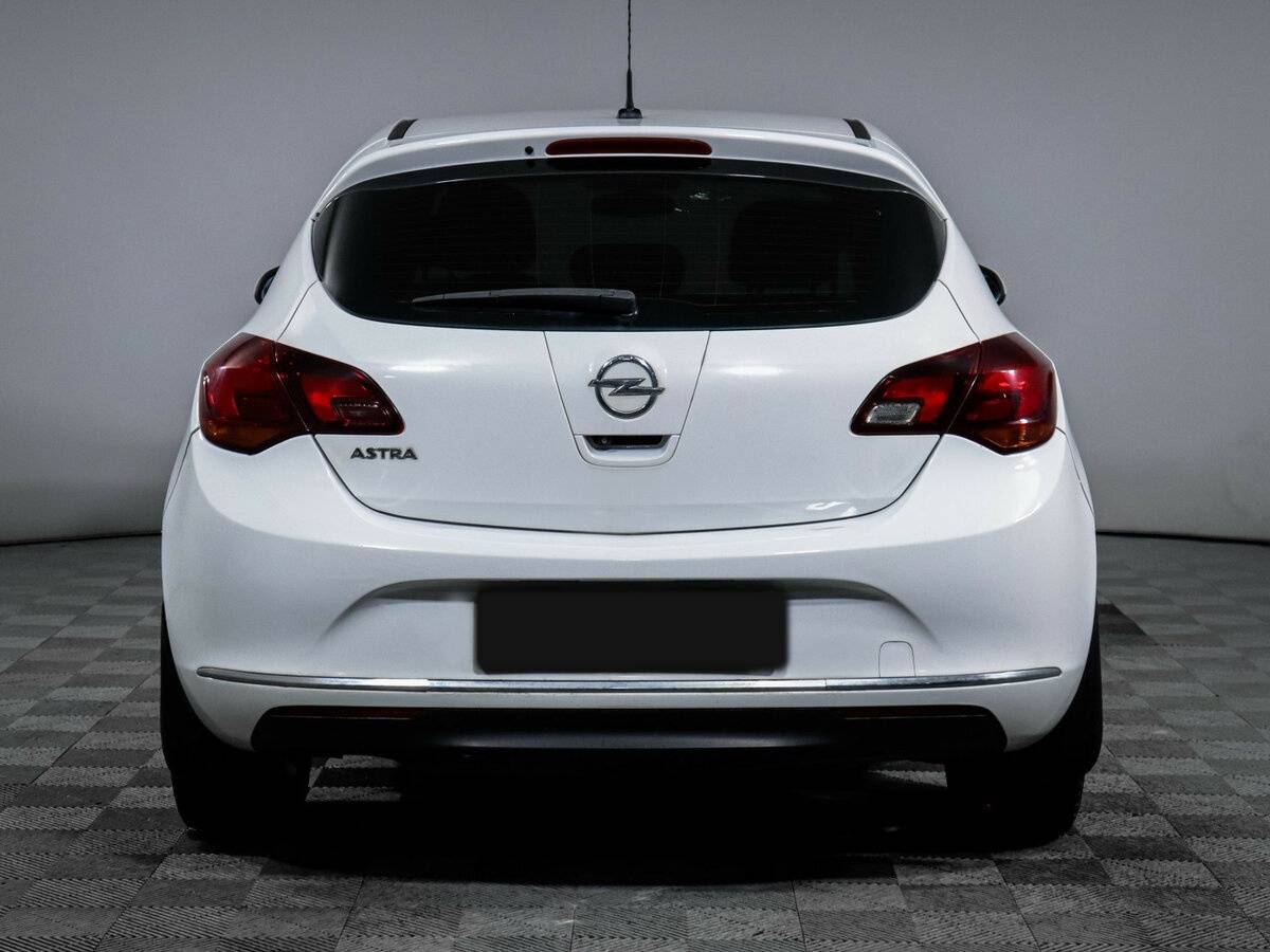 Opel Astra 2014 года с пробегом. Фото: #4