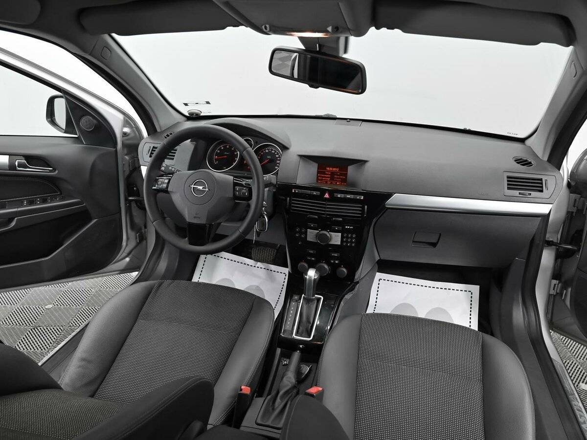 Opel Astra 2012 года с пробегом. Фото: #10
