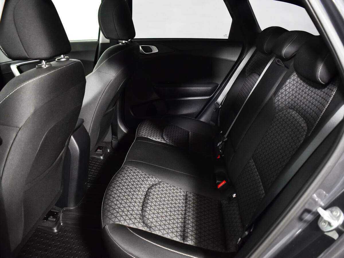 Kia Ceed 2021 года с пробегом. Фото: #9