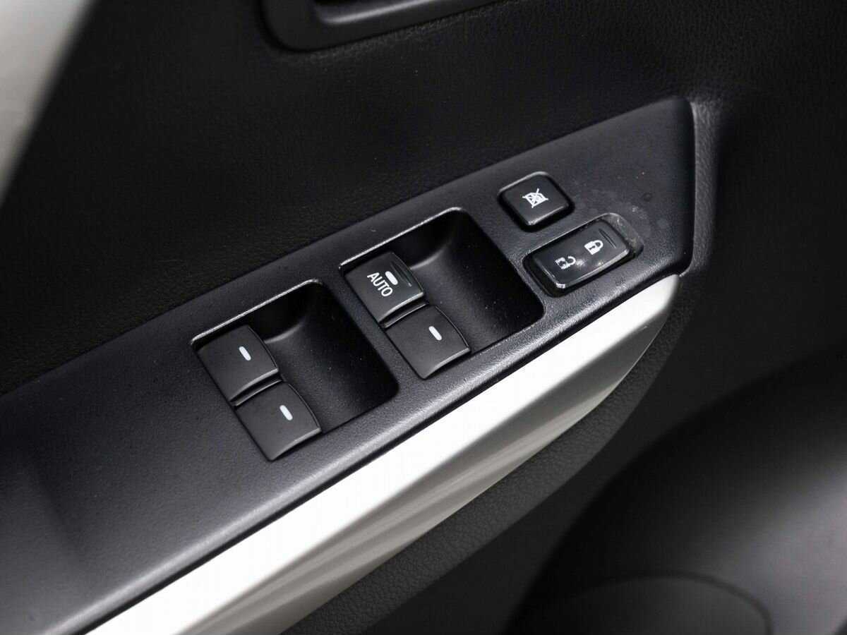 Mitsubishi Pajero Sport 2017 года с пробегом. Фото: #17