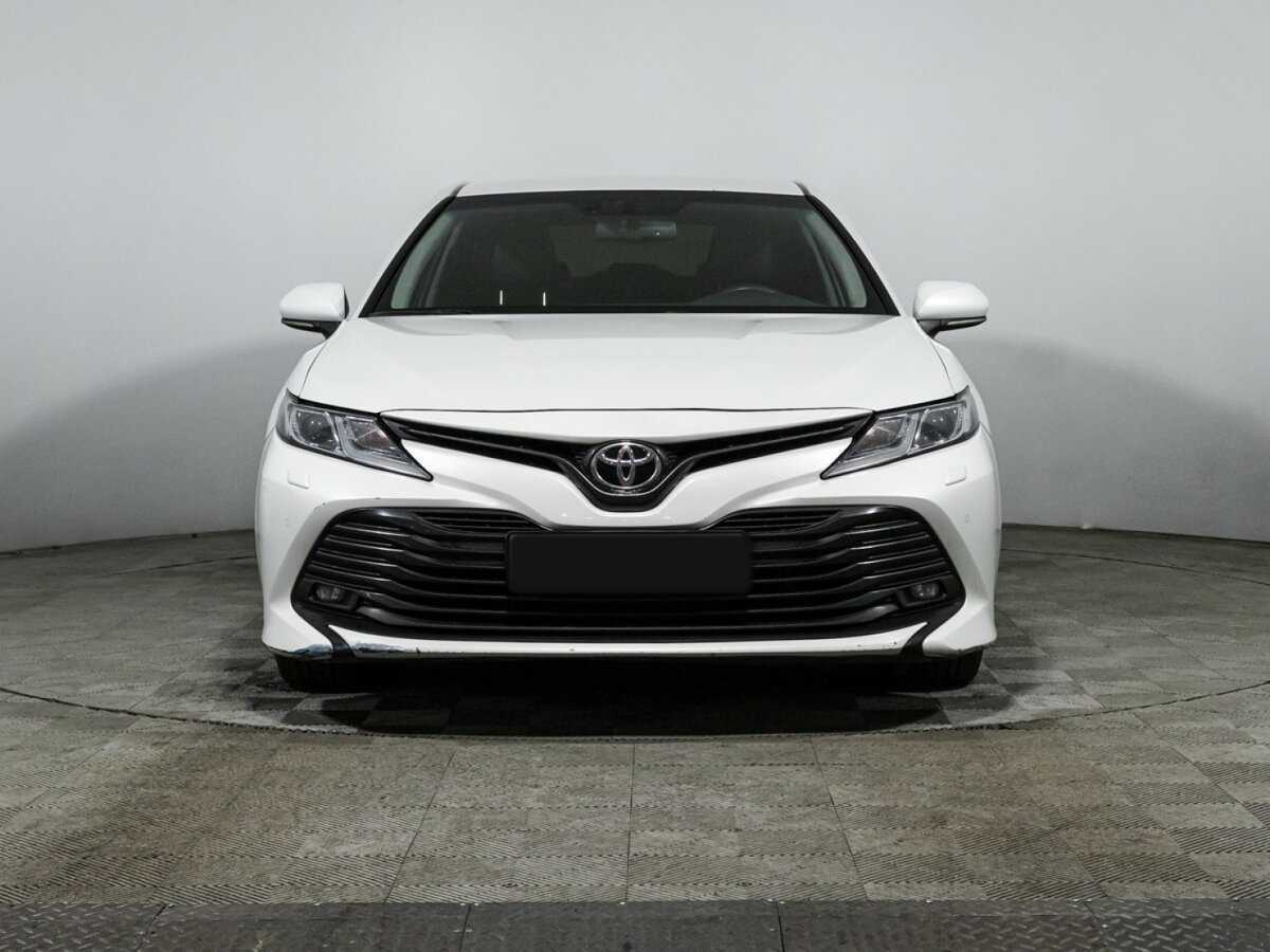 Toyota Camry 2018 года с пробегом. Фото: #1
