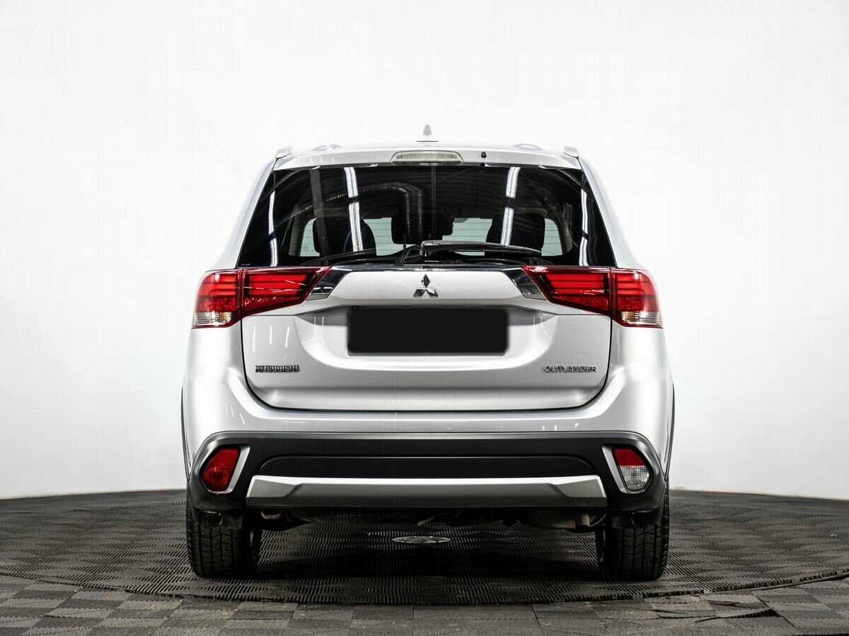 Mitsubishi Outlander 2018 года с пробегом. Фото: #4