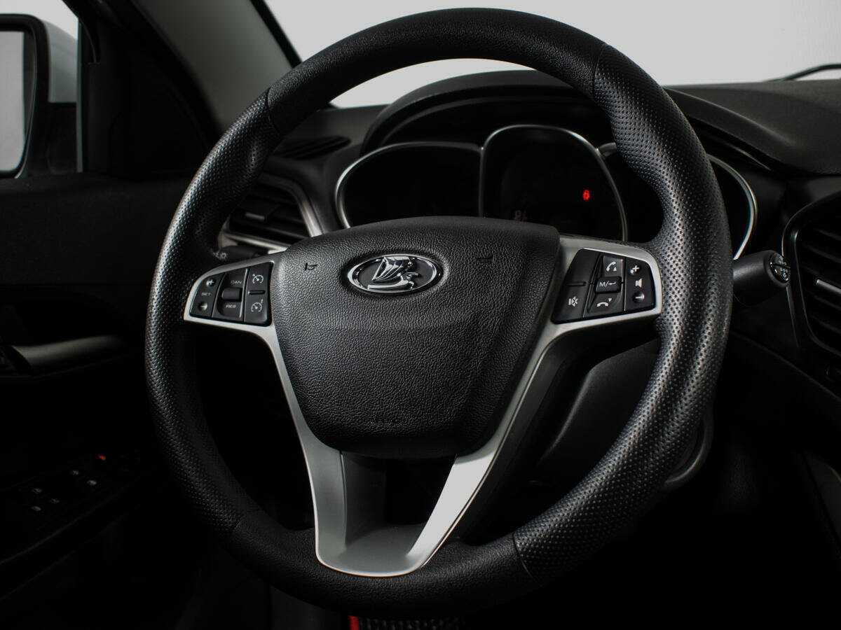 Lada (ВАЗ) Vesta 2018 года с пробегом. Фото: #11