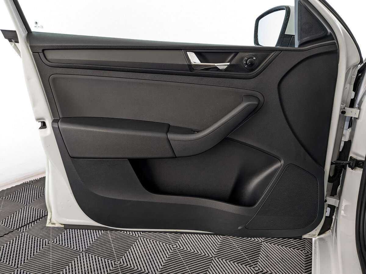 Skoda Rapid 2018 года с пробегом. Фото: #14