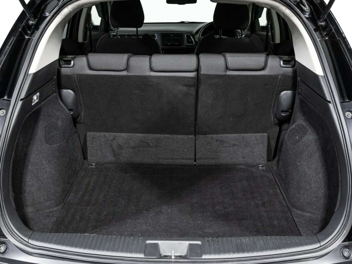 Honda Vezel 2019 года с пробегом. Фото: #17