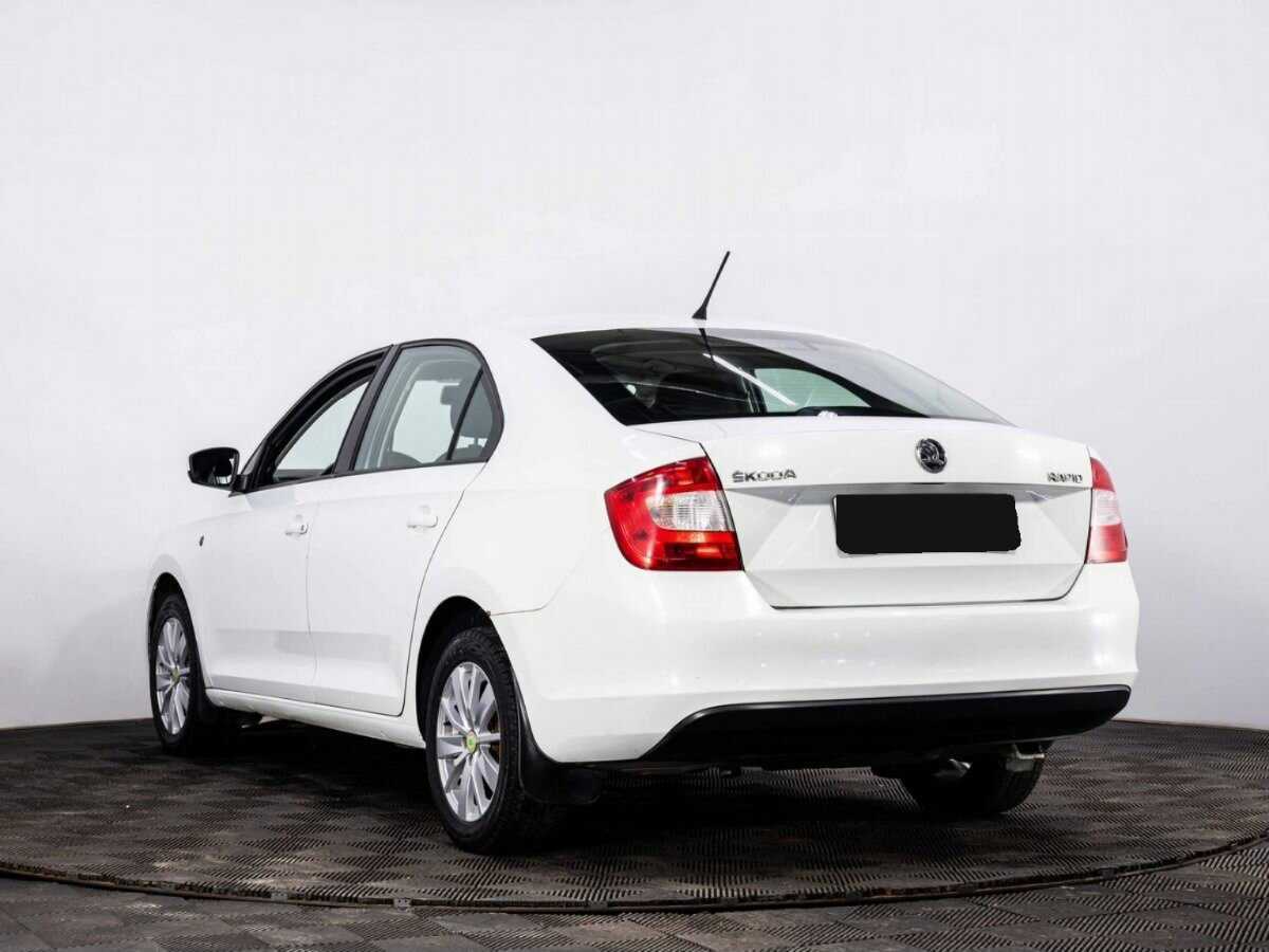 Skoda Rapid 2015 года с пробегом. Фото: #3