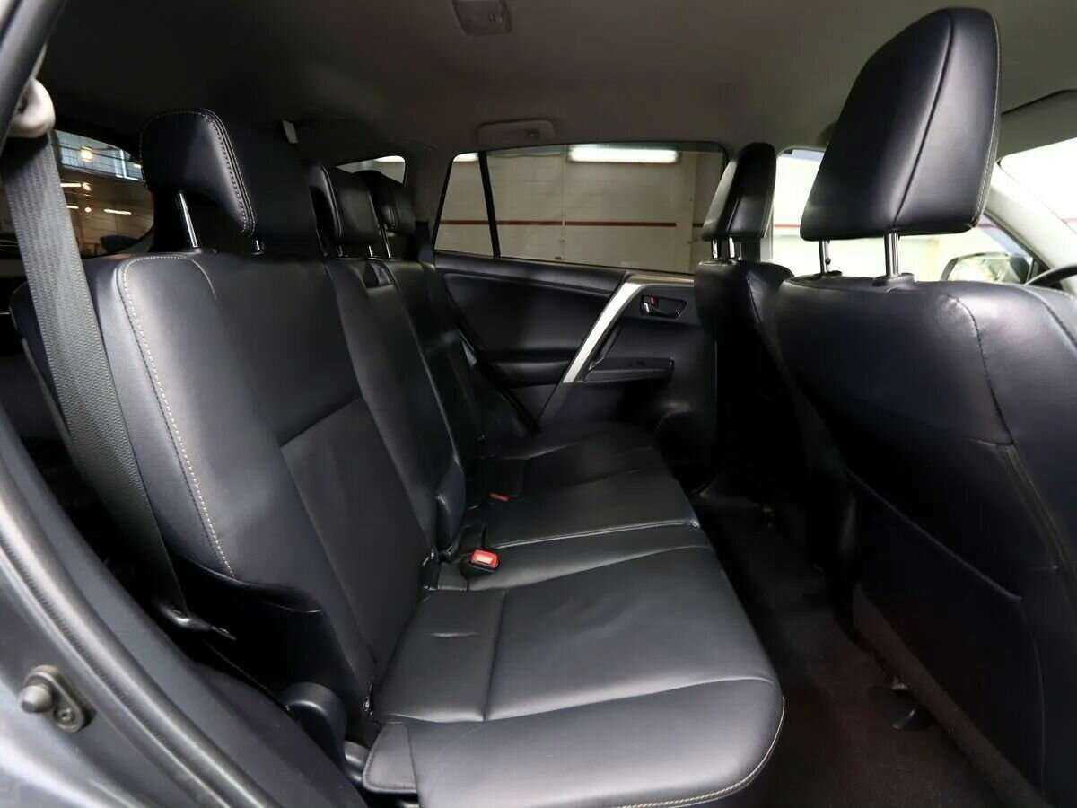 Toyota RAV4 2013 года с пробегом. Фото: #11