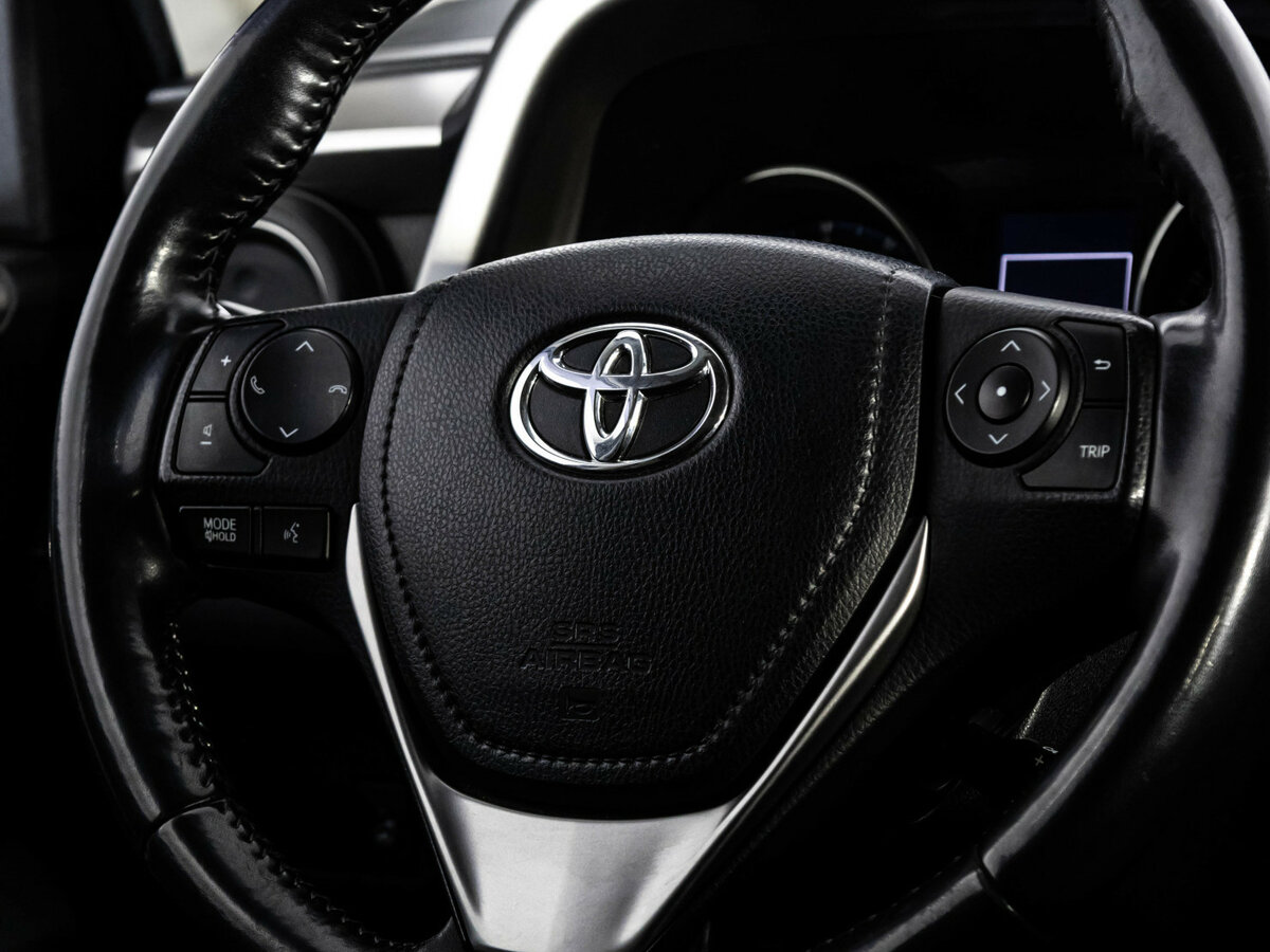 Toyota RAV4 2018 года с пробегом. Фото: #9