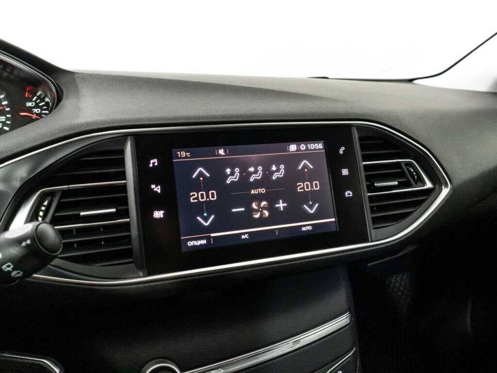 Peugeot 308 2018 года с пробегом. Фото: #15