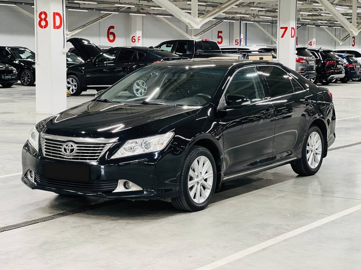Toyota Camry 2013 года с пробегом. Посмотреть фото