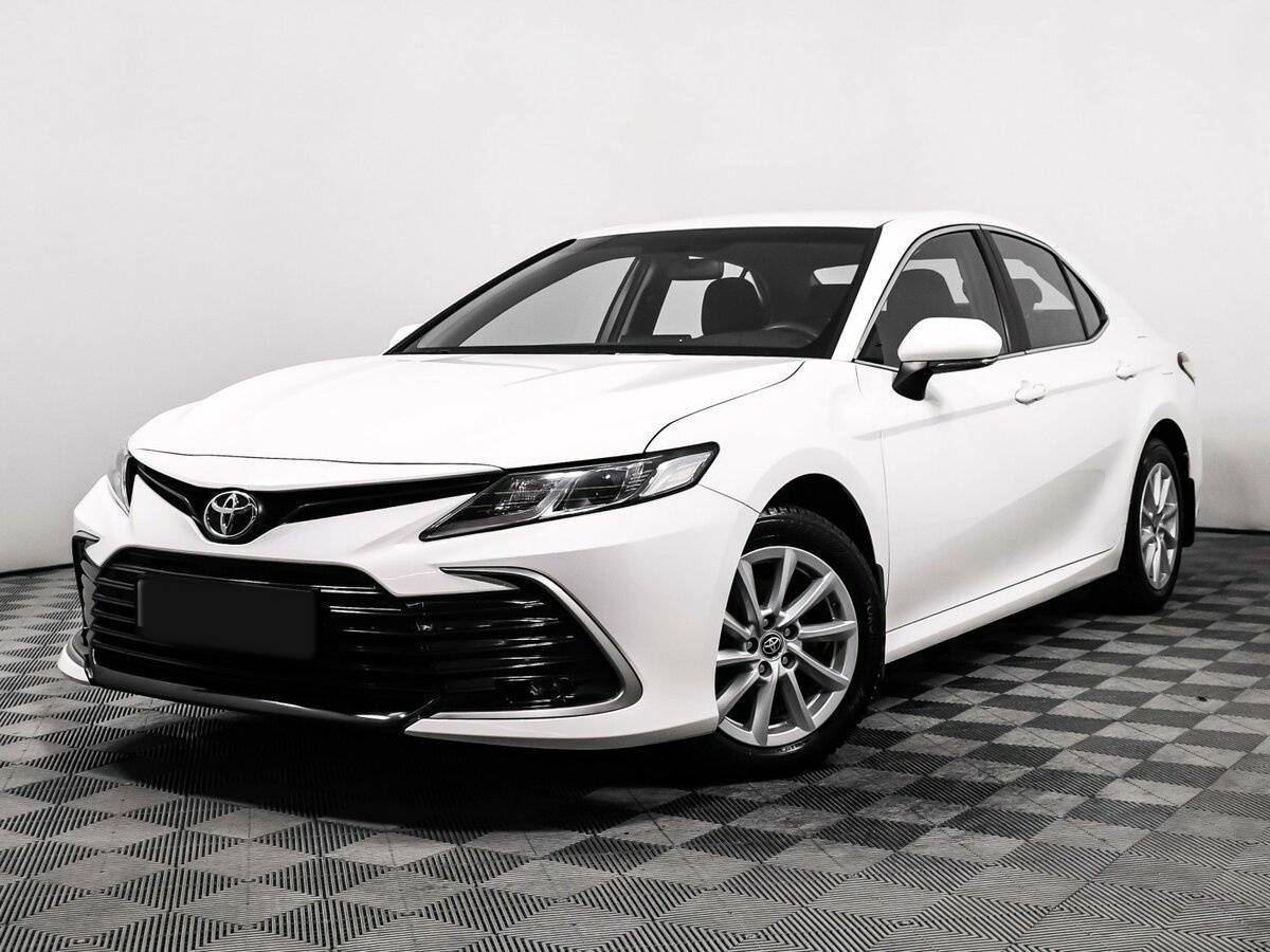Toyota Camry 2021 года с пробегом. Посмотреть фото